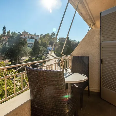 Kalogria Апарт-отель