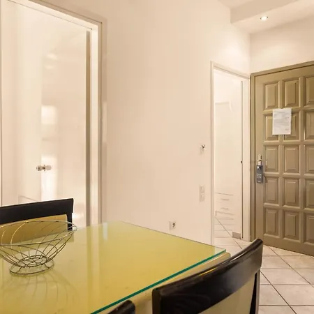 Kalogria Апарт-отель