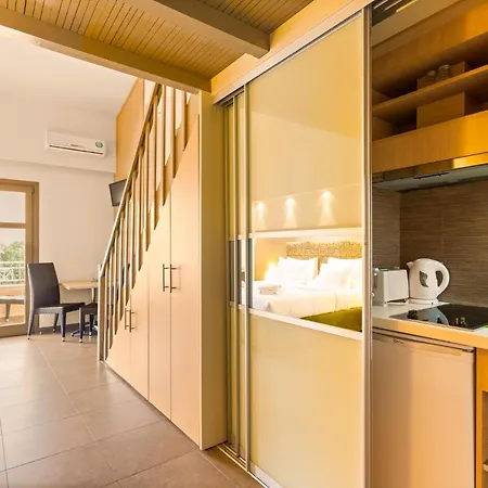 Апарт-отель Kalogria 4*