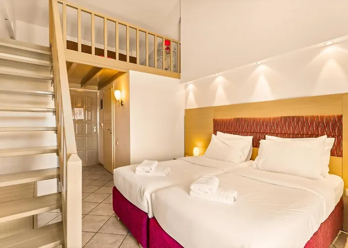 Kalogria Aparthotel 4*