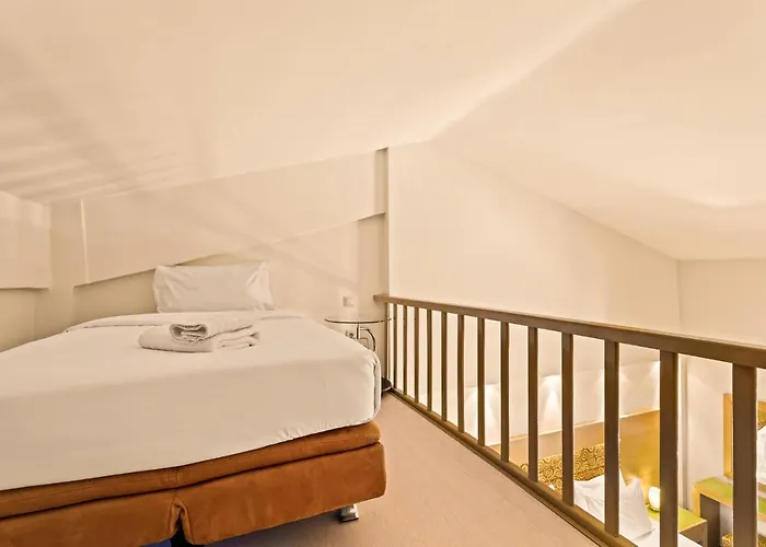 Kalogria Aparthotel 4*