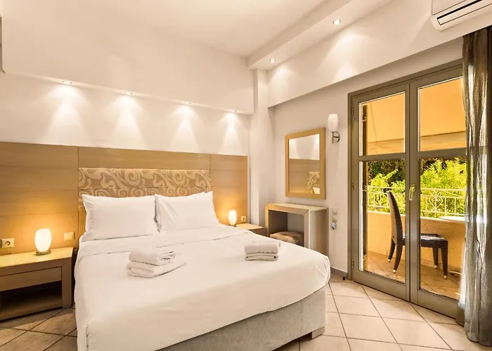 Kalogria Aparthotel 4*