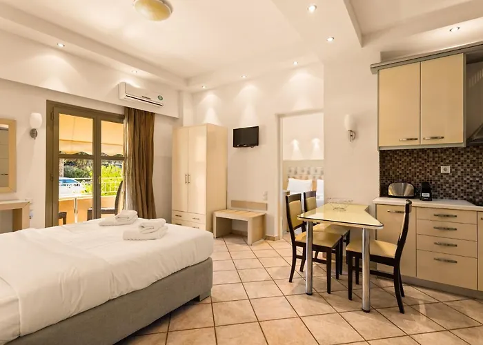 Kalogria Aparthotel 4*